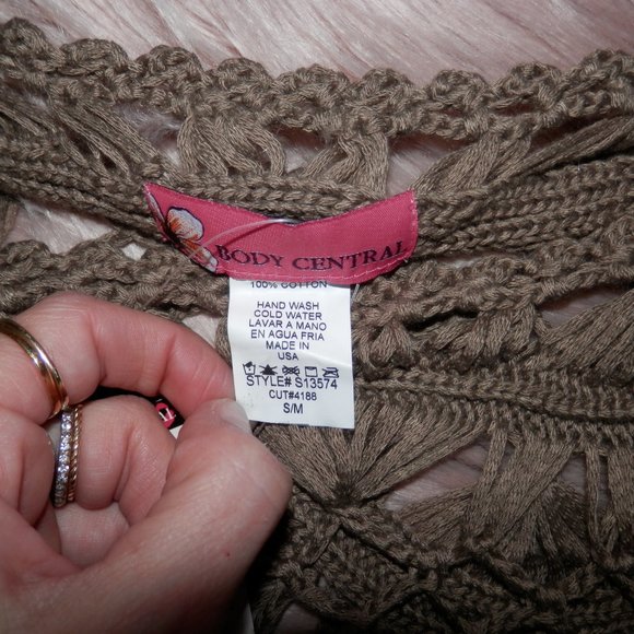 New Body Central Small Medium Loose Knit Sweater - Picture 8 of 8